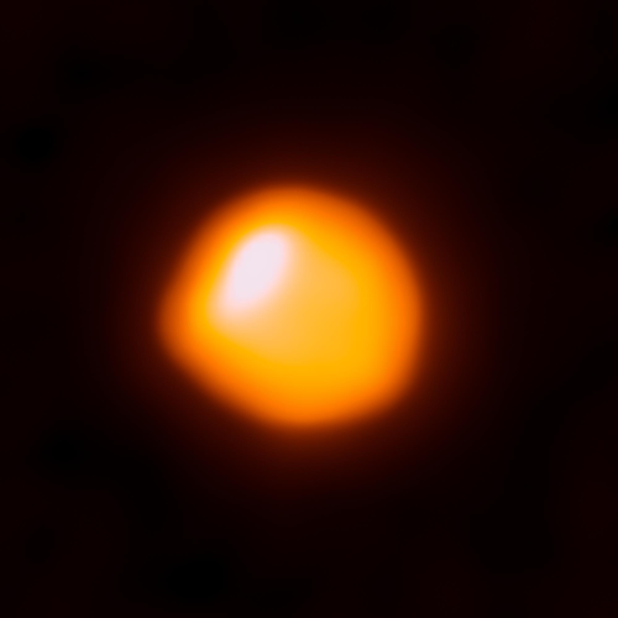 La stella Betelgeuse ripresa dalle antenne di ALMA. Crediti ESO